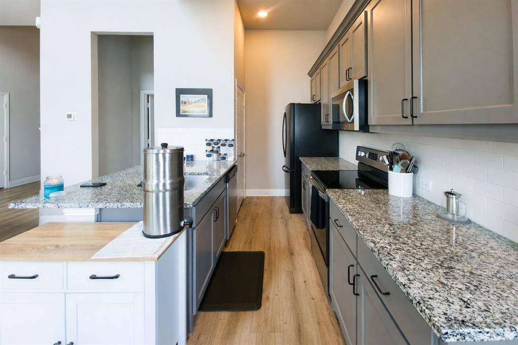 4108 Swinley Forest Drive, Arlington, TX 76017