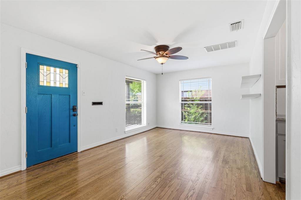 2615 Alco Avenue, Dallas, TX 75211