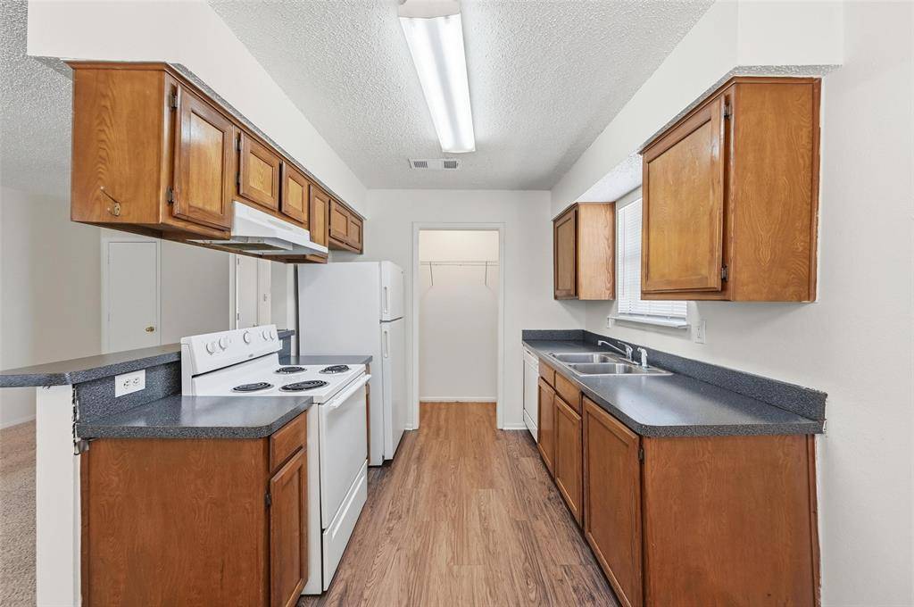 504 Kings Way Drive #C, Mansfield, TX 76063