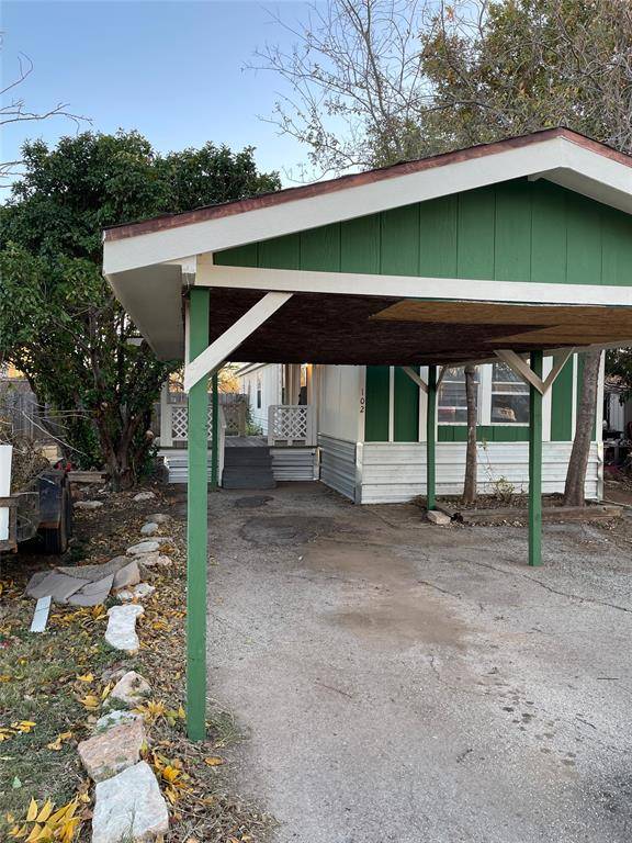 102 Mendy Lane, Tye, TX 79563