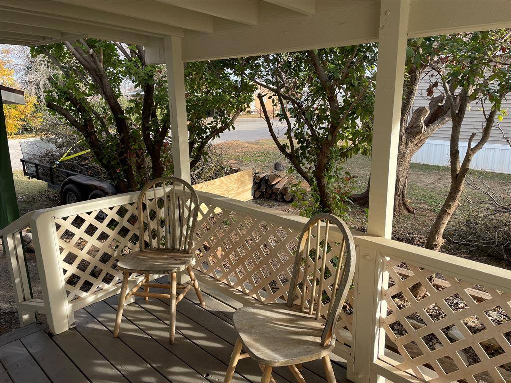 102 Mendy Lane, Tye, TX 79563