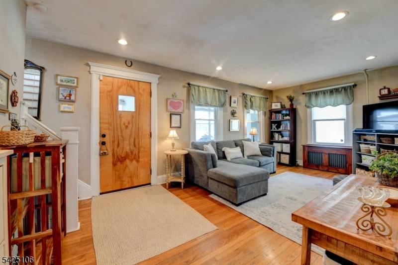 157 Berwyn St, Roselle Park Boro, NJ 07204