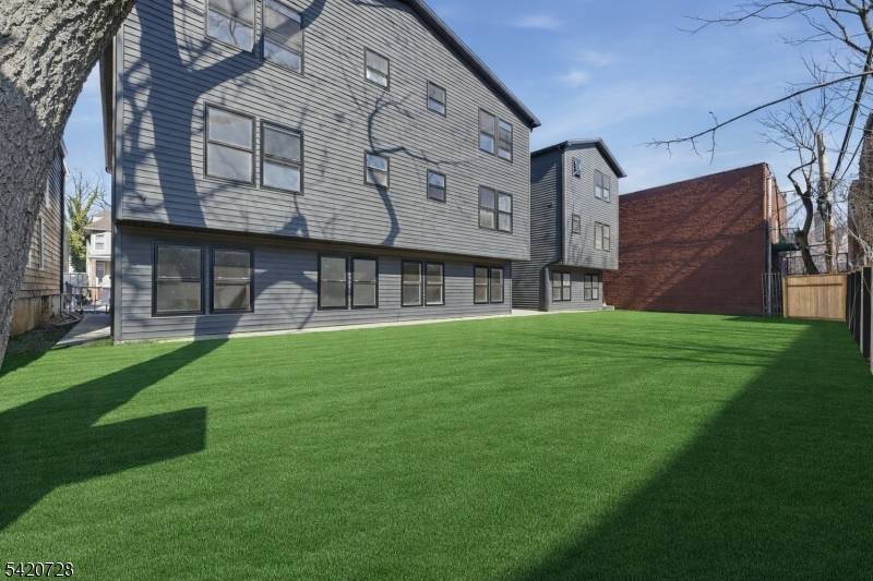 130 N 17Th St, East Orange City, NJ 07017