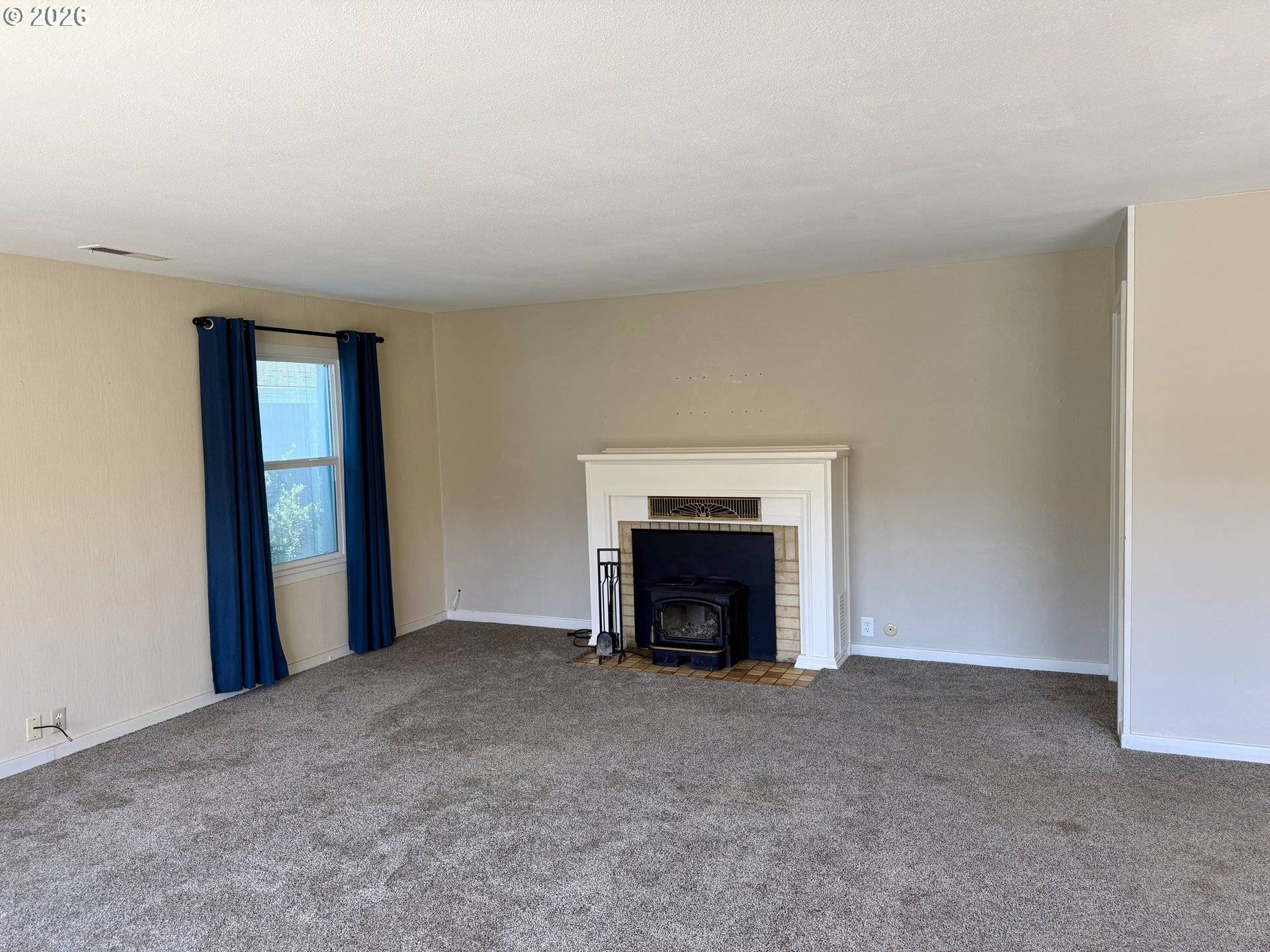 215 NE BROADWAY ST, Myrtle Creek, OR 97457