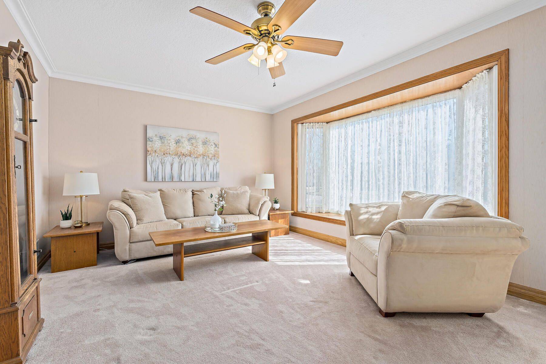 37 Prince Charles DR, Halton Hills, ON L7G 3T9