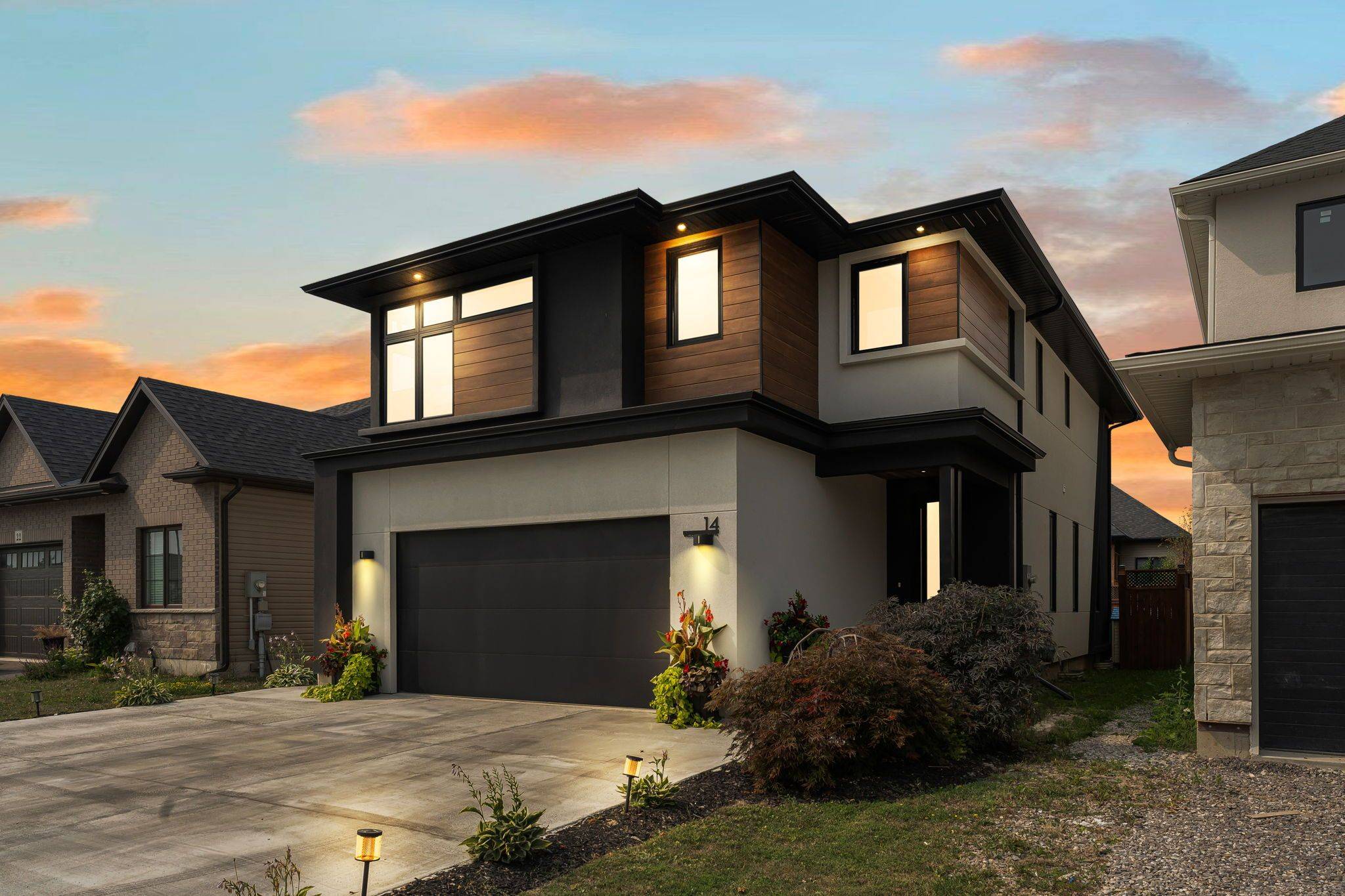 14 Willowbrook DR, Welland, ON L3C 0G1