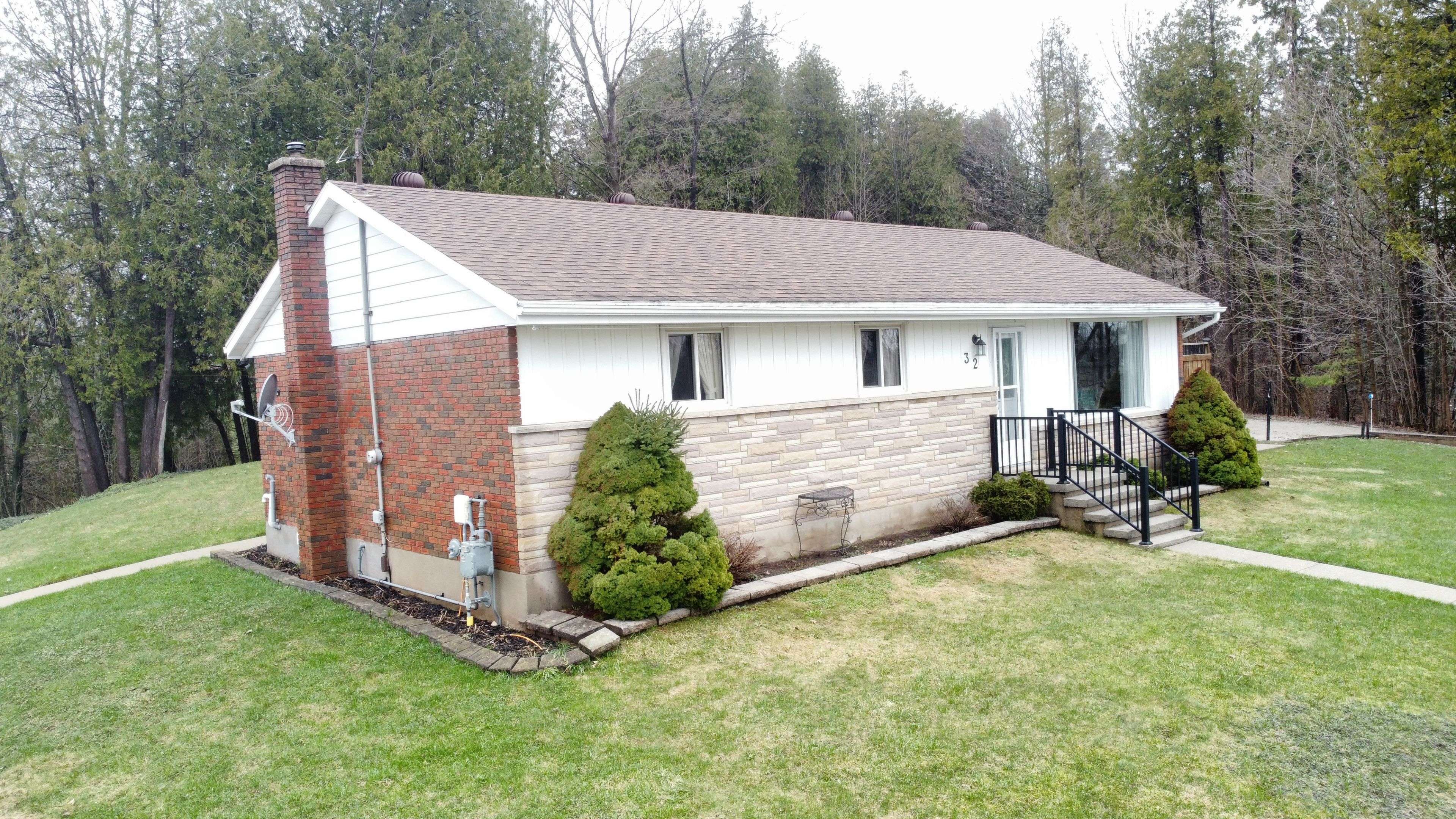 32 Garafraxa ST, Chatsworth, ON N0H 1G0