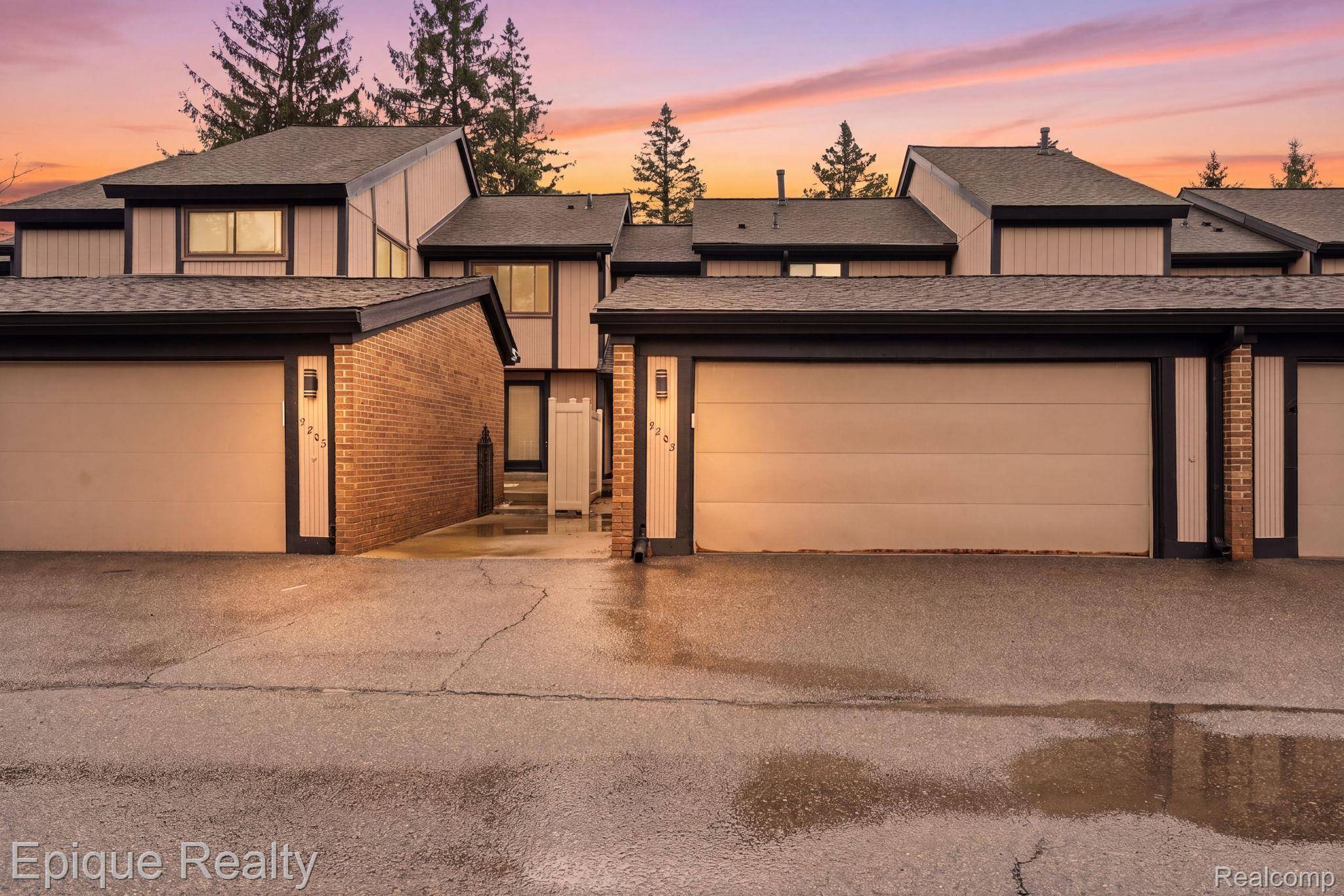 5205 Potomac RUN N, West Bloomfield Charter Township, MI 48322