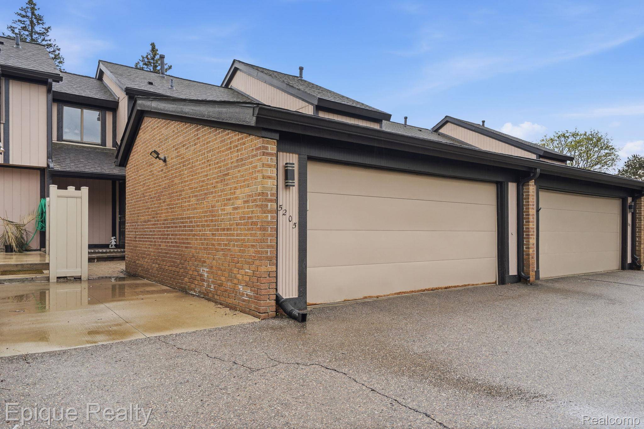 5205 Potomac RUN N, West Bloomfield Charter Township, MI 48322