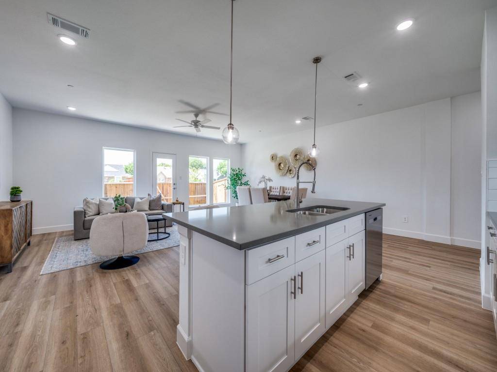 5613 Woodlands Drive, The Colony, TX 75056