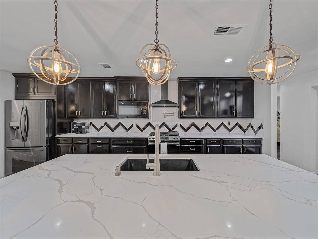 4606 Hazelhurst Lane, Dallas, TX 75227