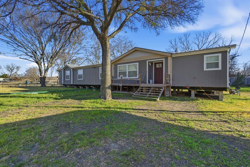 2013 Spring Valley Drive, Azle, TX 76020