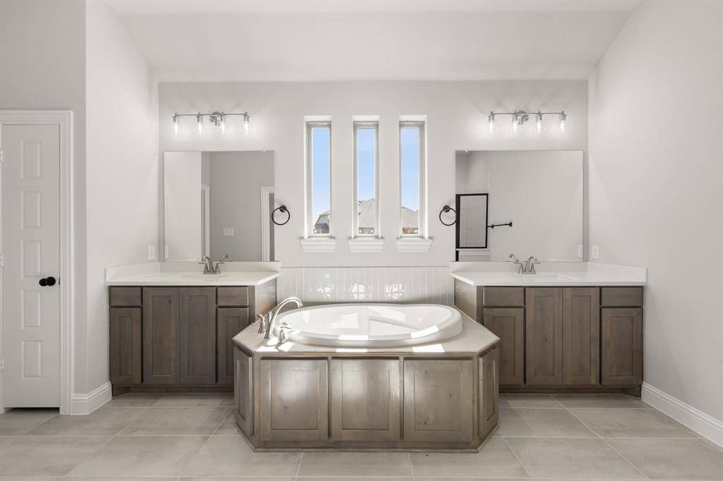 1808 Peace Lily Lane, Waxahachie, TX 75165