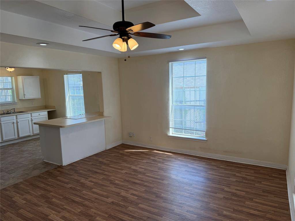 1402 N Commerce Street, Fort Worth, TX 76164