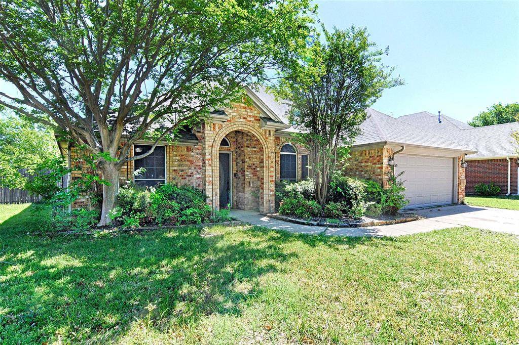 516 Chestnut Lane, Saginaw, TX 76179