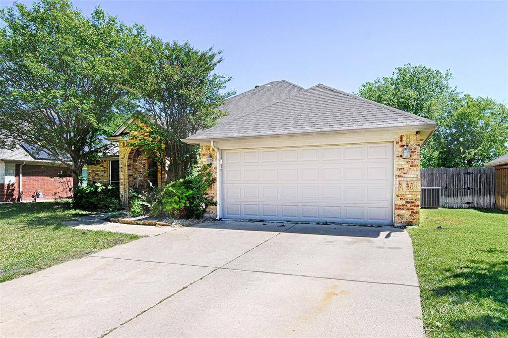 516 Chestnut Lane, Saginaw, TX 76179