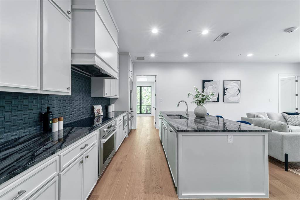 3601 Routh Street #2F, Dallas, TX 75219