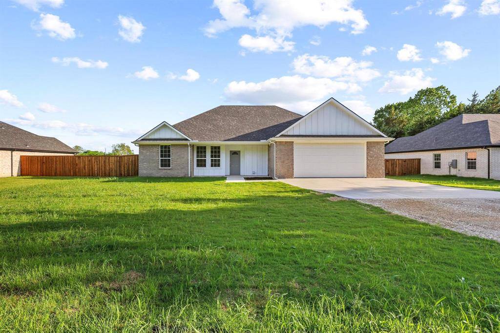 903 W Cardinal Street, Ector, TX 75439