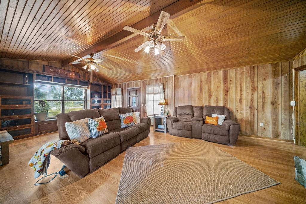 5101 Fm 55, Italy, TX 76651