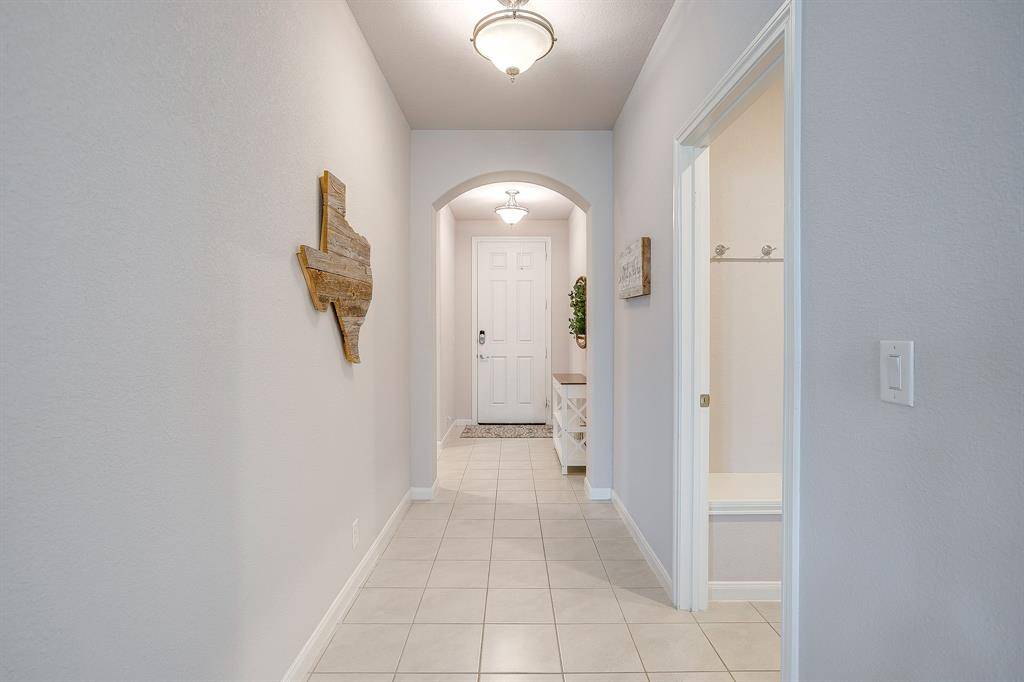 1069 Nighthawk Trail, Alvarado, TX 76009