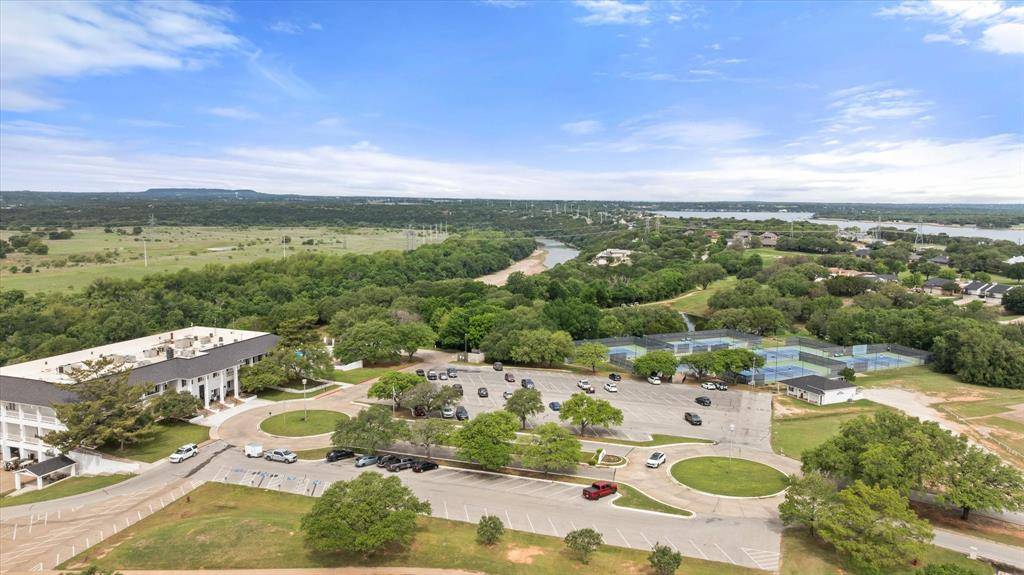 8828 Sundance Place Court, Granbury, TX 76049