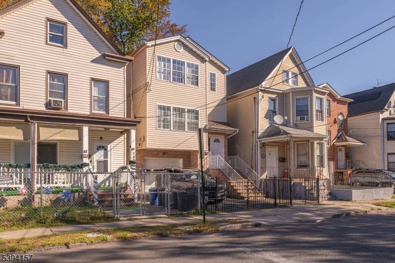 1073 Bond St, Elizabeth City, NJ 07201