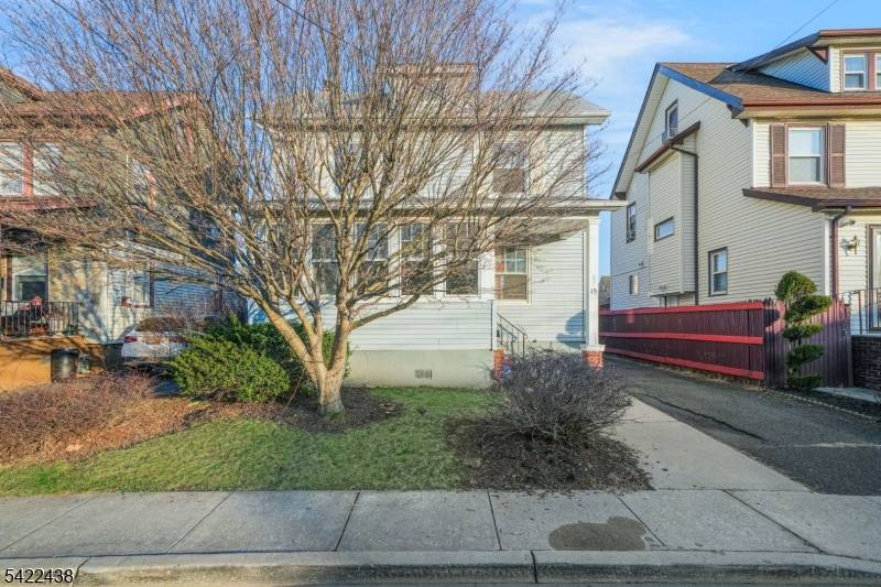 15 Donald Pl, Elizabeth City, NJ 07208