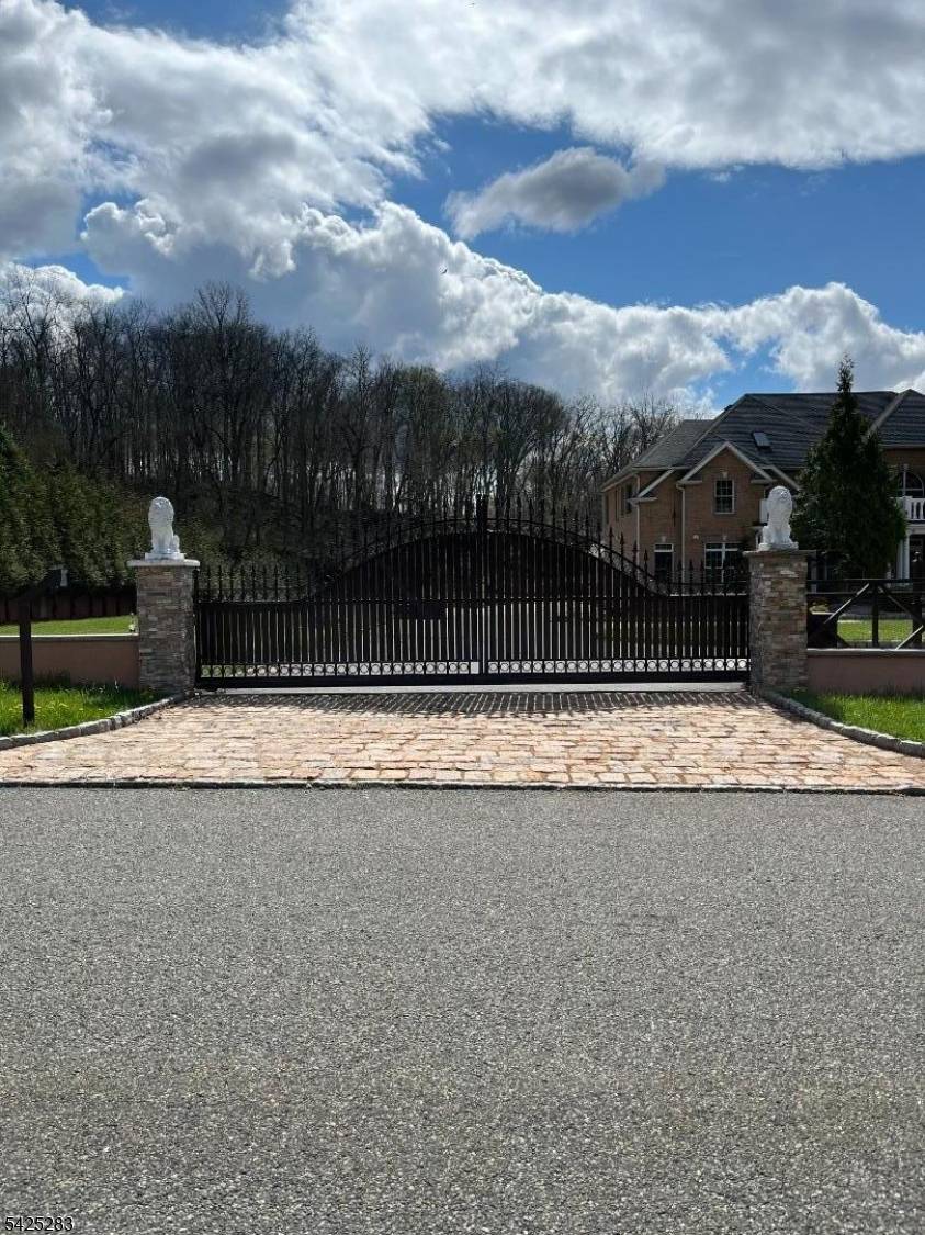 19 Violet Trl, Lafayette Twp., NJ 07848