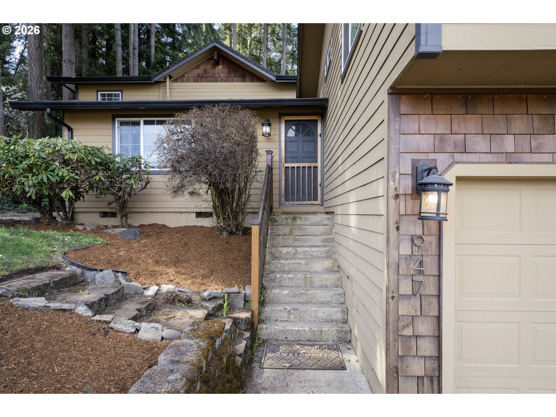 947 S R ST, Cottage Grove, OR 97424