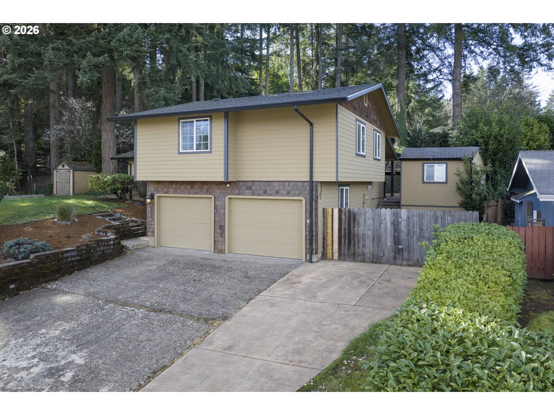 947 S R ST, Cottage Grove, OR 97424