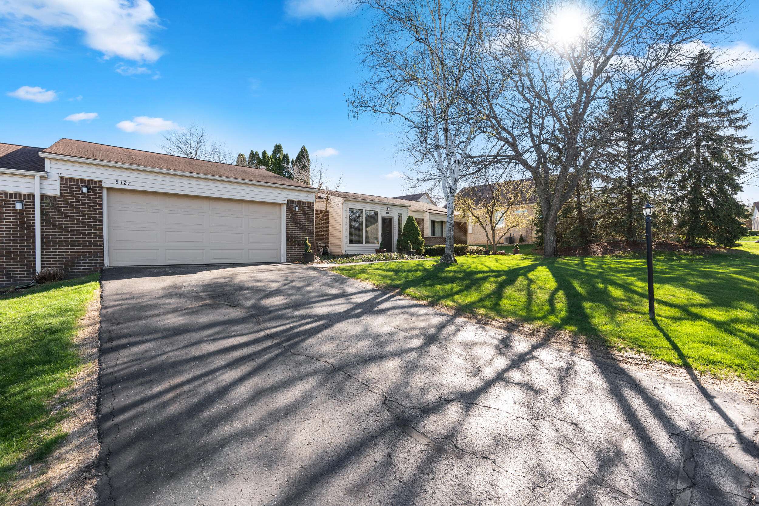 5327 Fairway CT, Westbloomfieldchartertownship_oakland, MI 48323