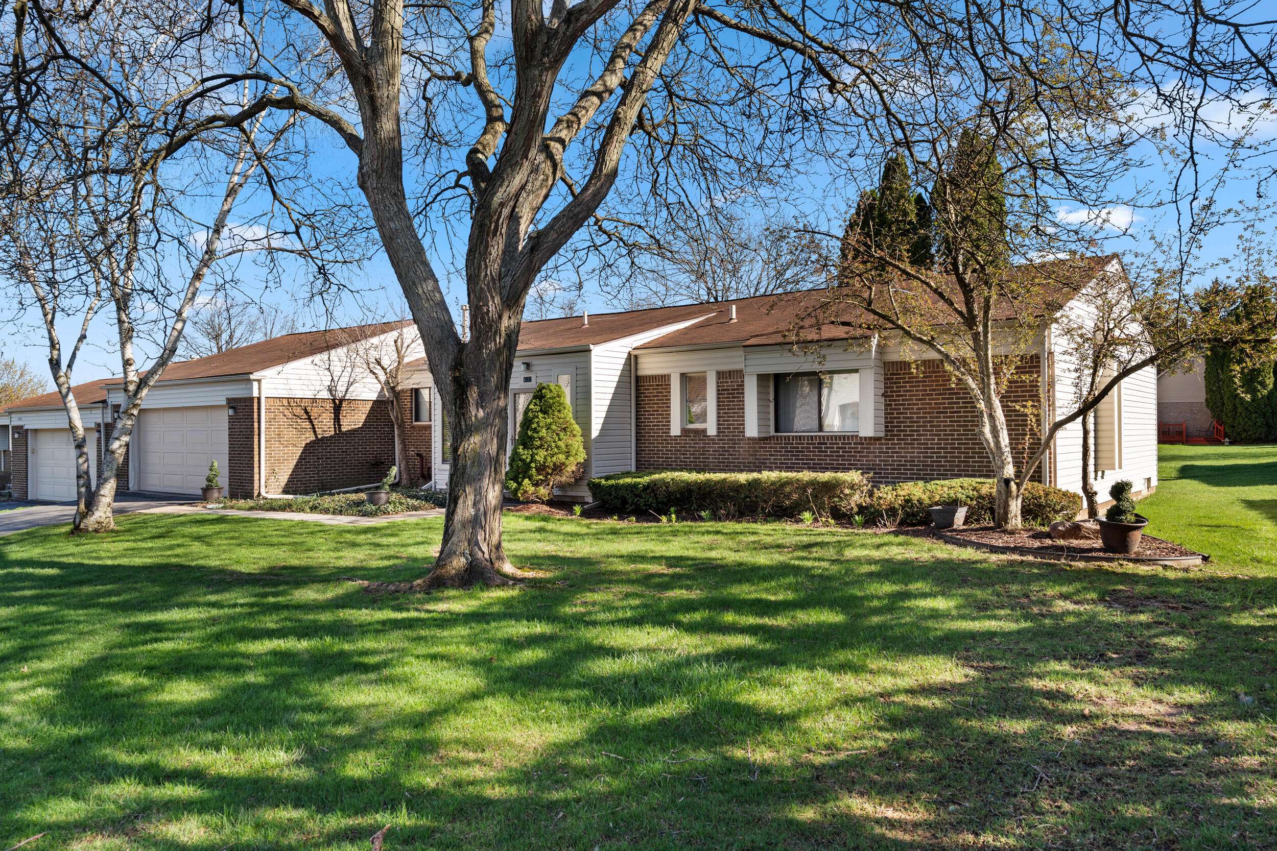 5327 Fairway CT, Westbloomfieldchartertownship_oakland, MI 48323