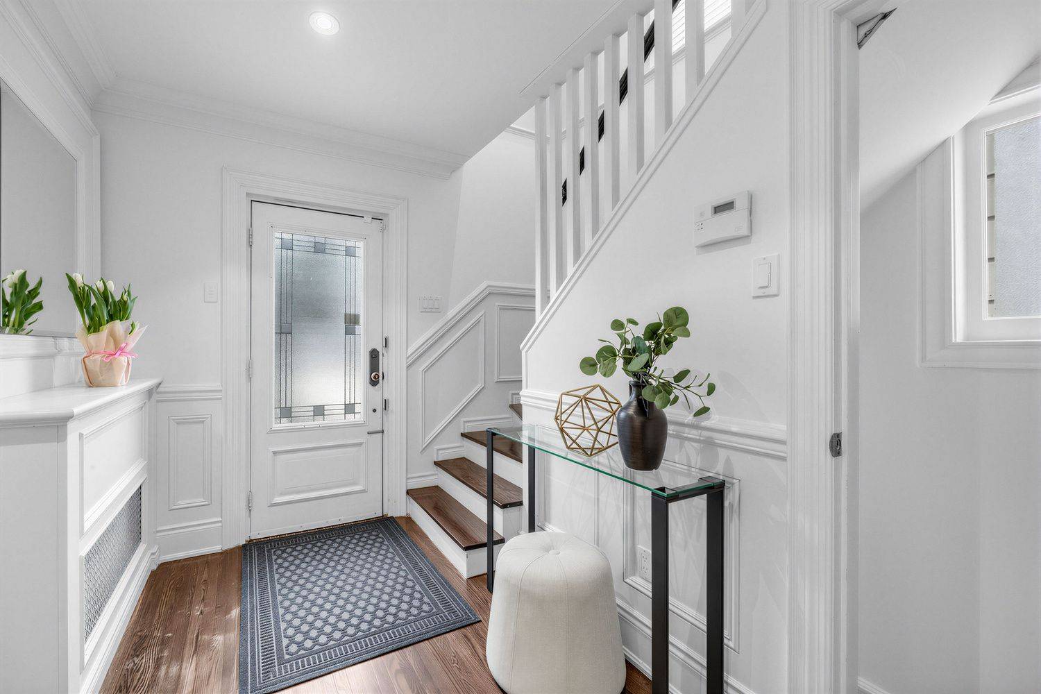 122 Randolph RD, Toronto C11, ON M4G 3R9