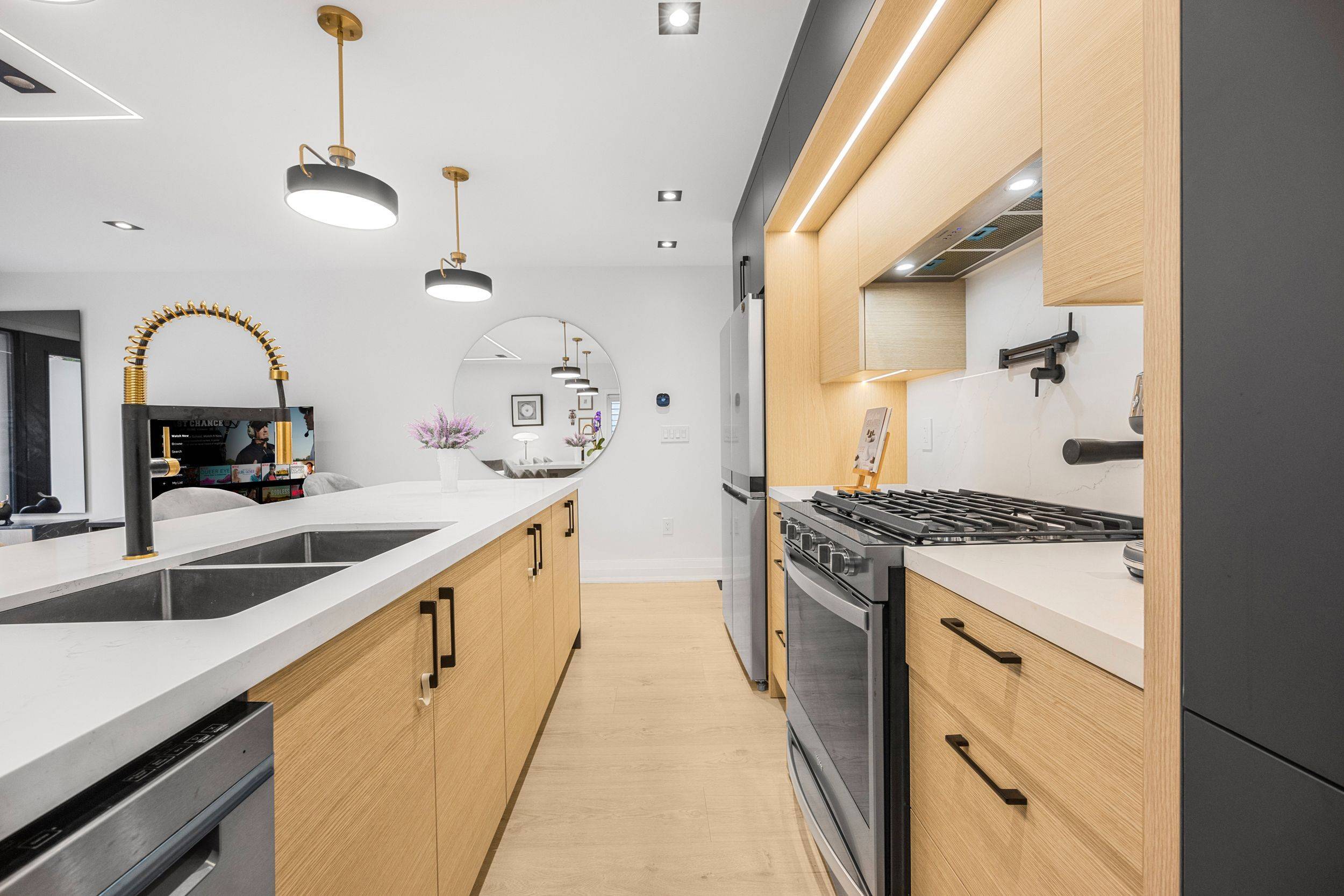 9 Kenworthy AVE, Toronto E06, ON M1L 3B1