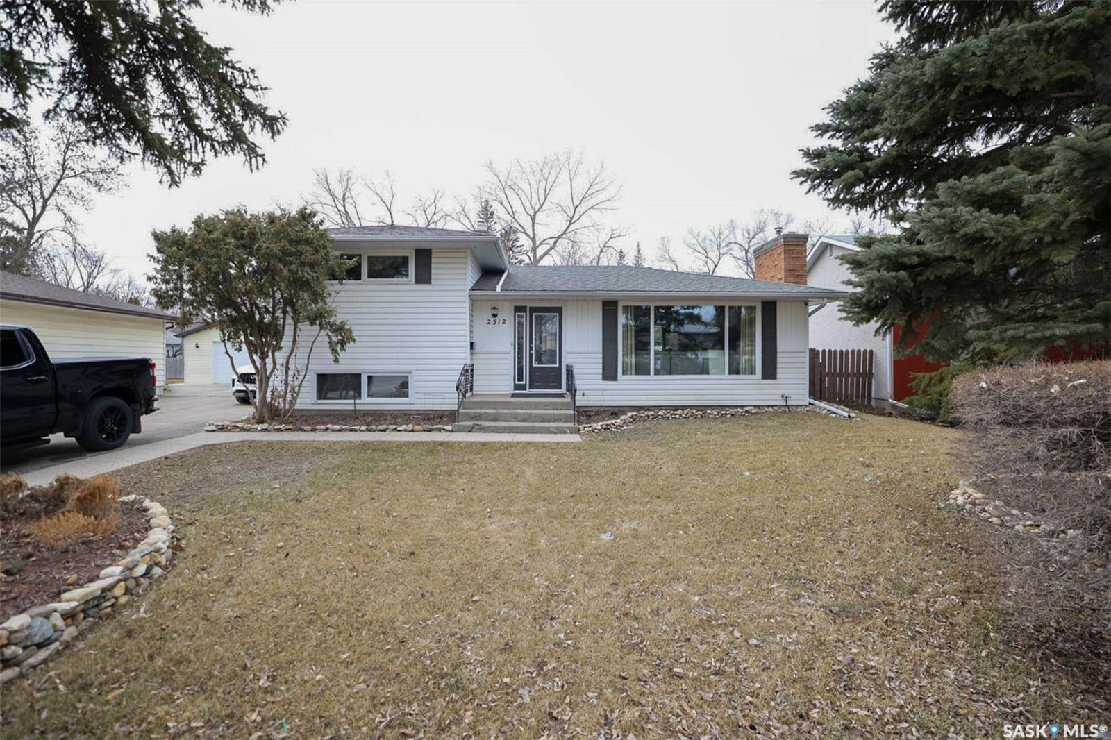 2512 Grant ROAD, Regina, SK S4S 5E6