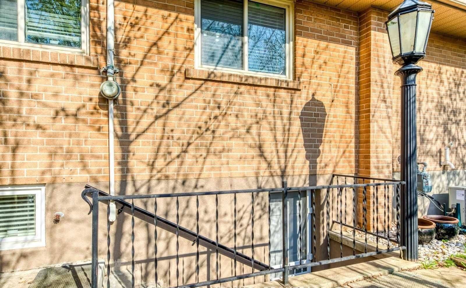 1209 Sixth Line #Lower, Oakville, ON L6H 1W8