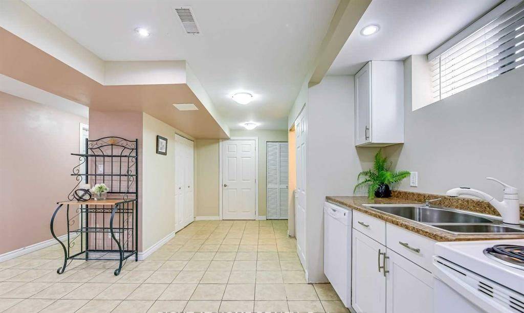 1209 Sixth Line #Lower, Oakville, ON L6H 1W8