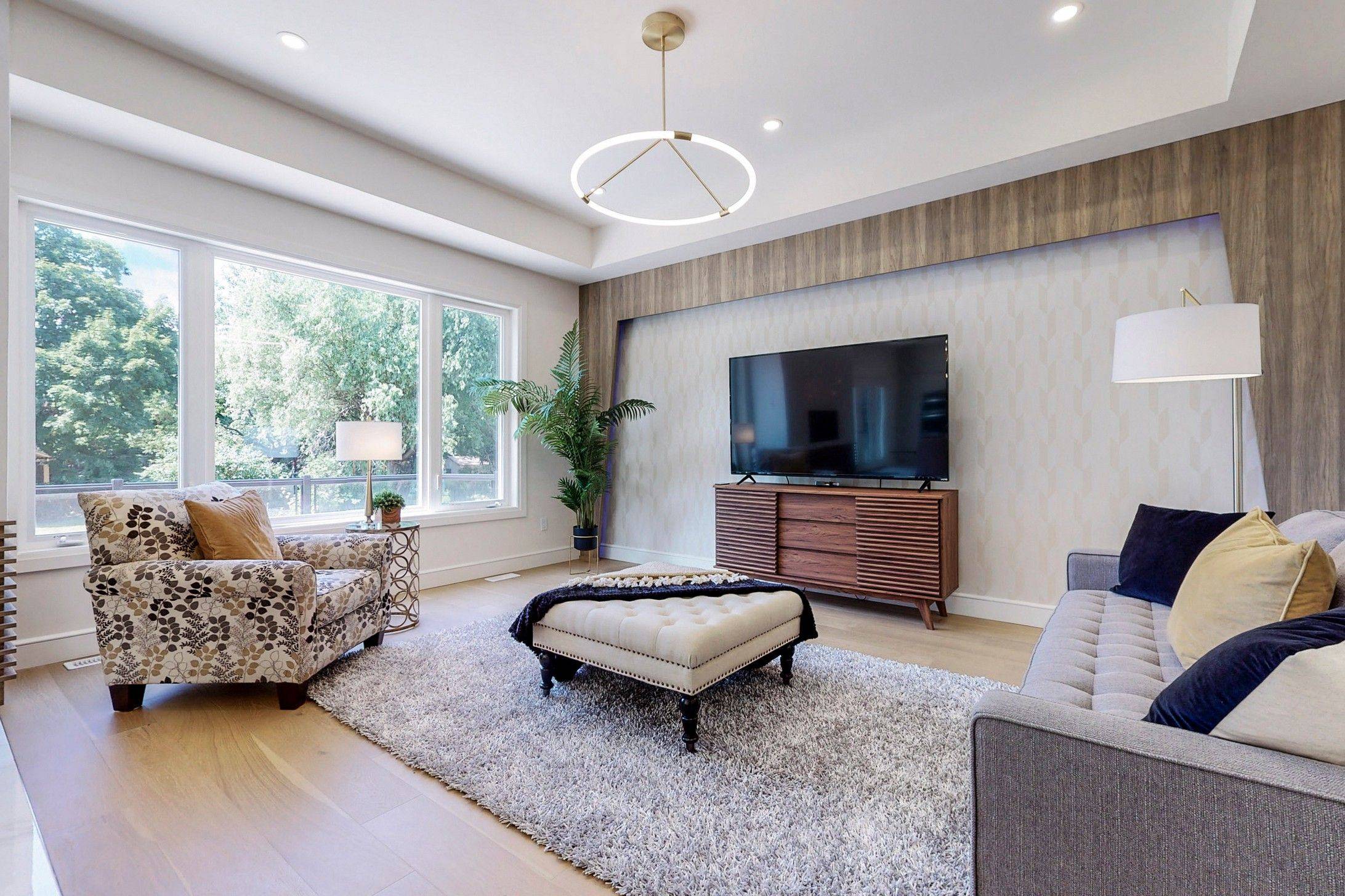 49 Roselawn AVE, Hamilton, ON L9G 2H9