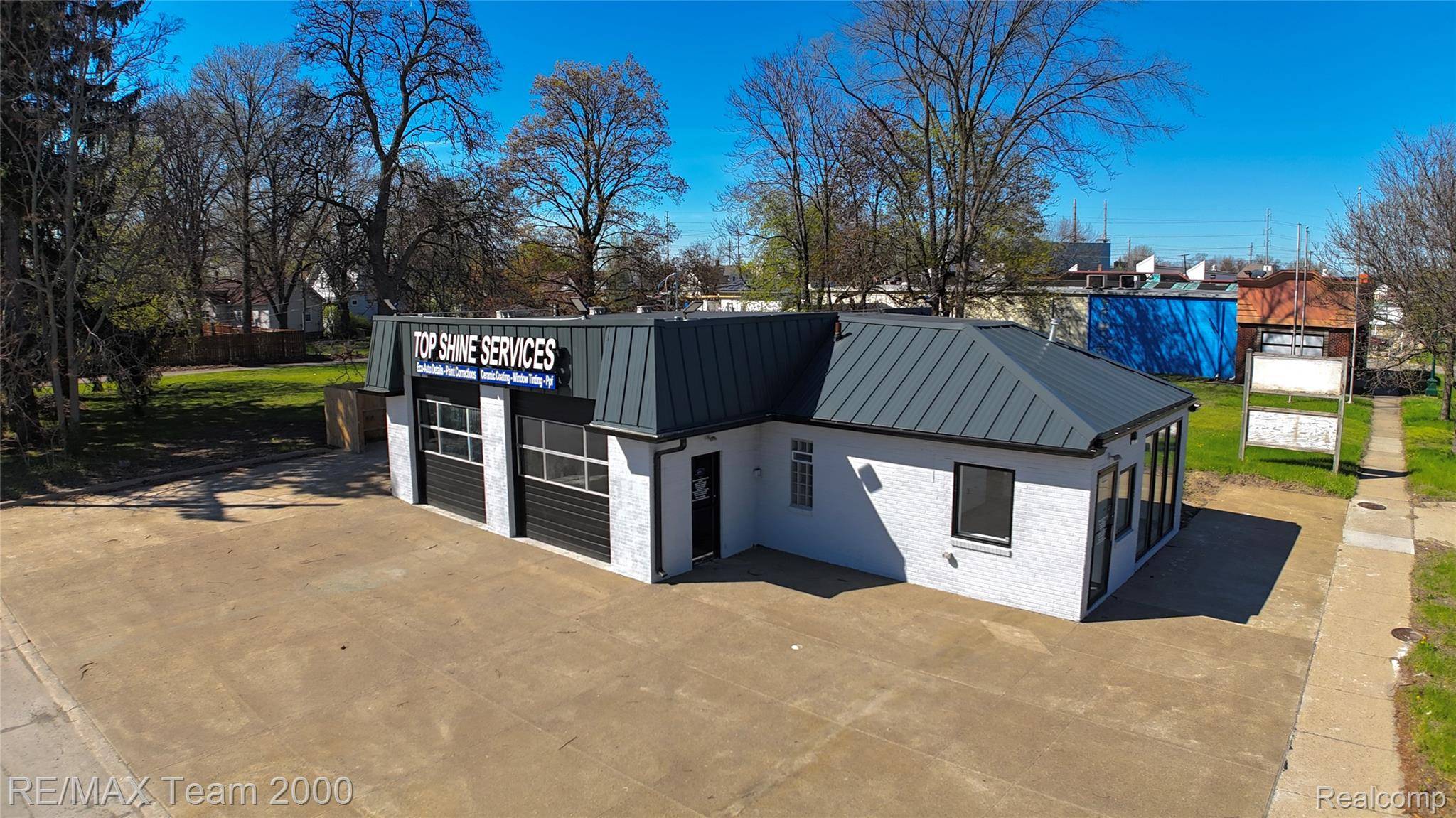 4438 S Wayne RD, Wayne, MI 48184