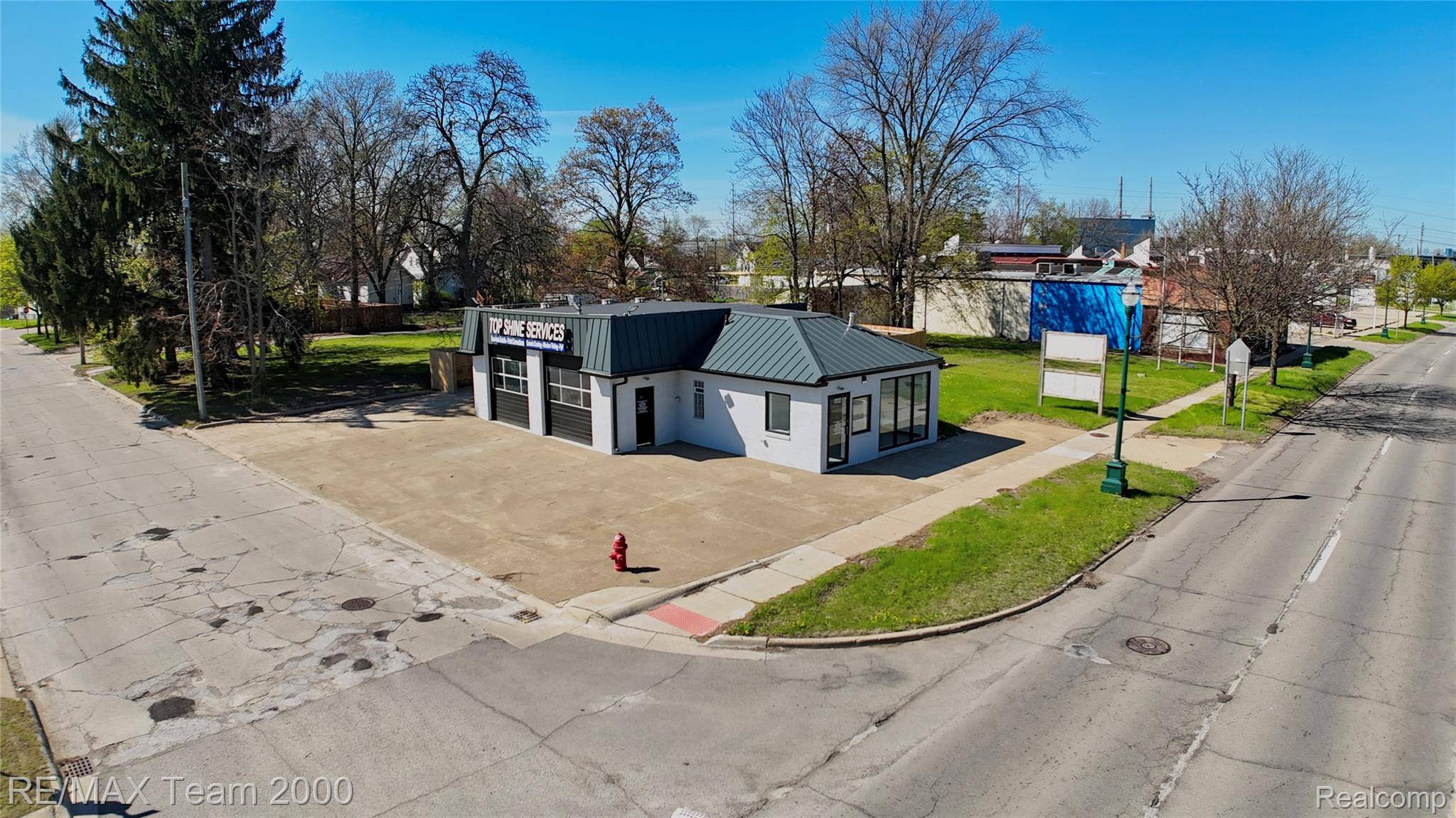 4438 S Wayne RD, Wayne, MI 48184