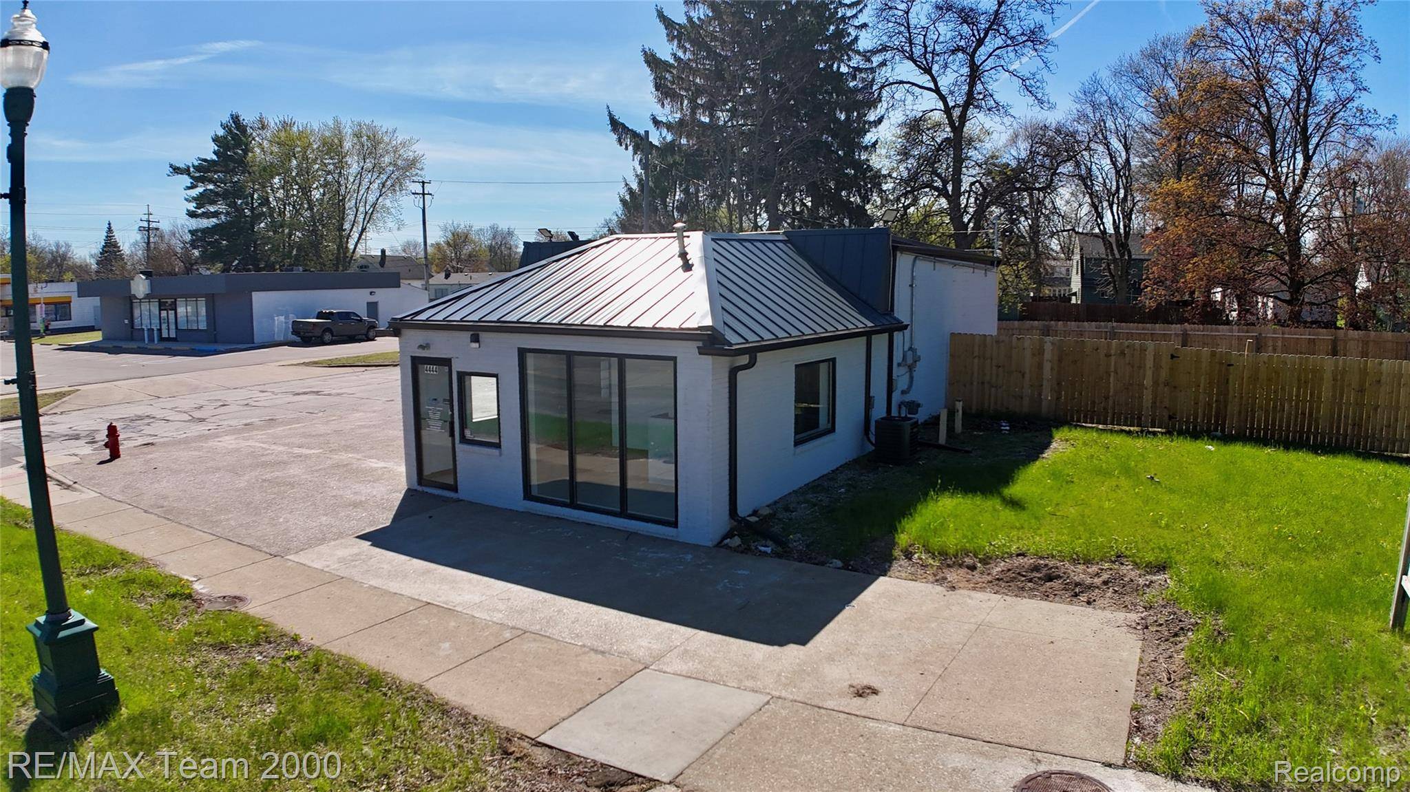 4438 S Wayne RD, Wayne, MI 48184