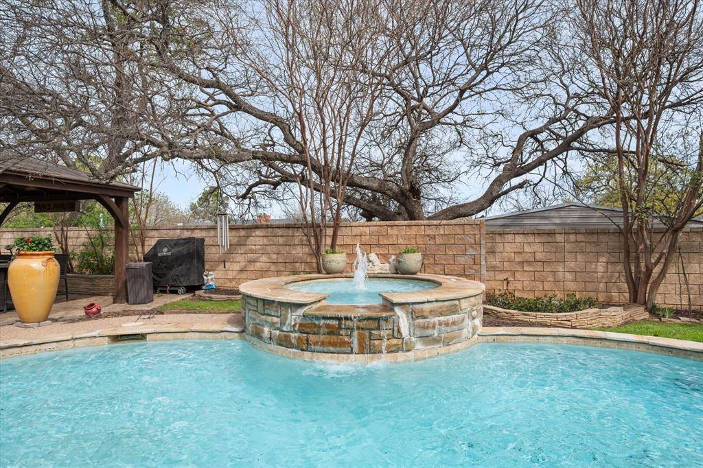 2703 Katherine Court, Dalworthington Gardens, TX 76016