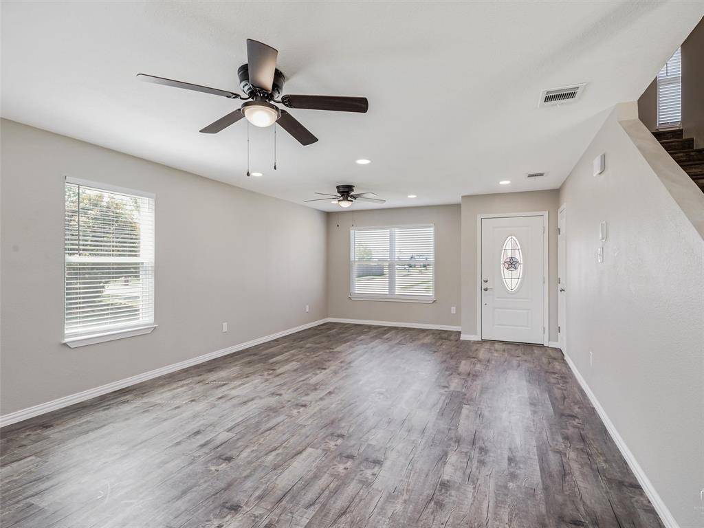 316 Spurlock Drive, Krum, TX 76249