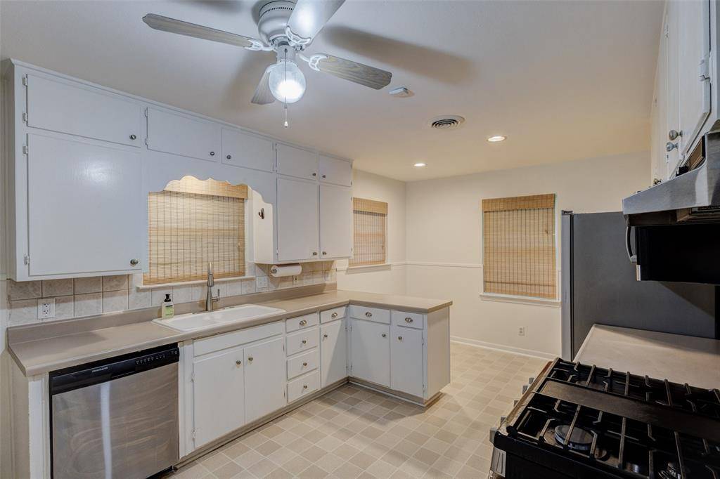 3263 Bilglade Road, Fort Worth, TX 76133