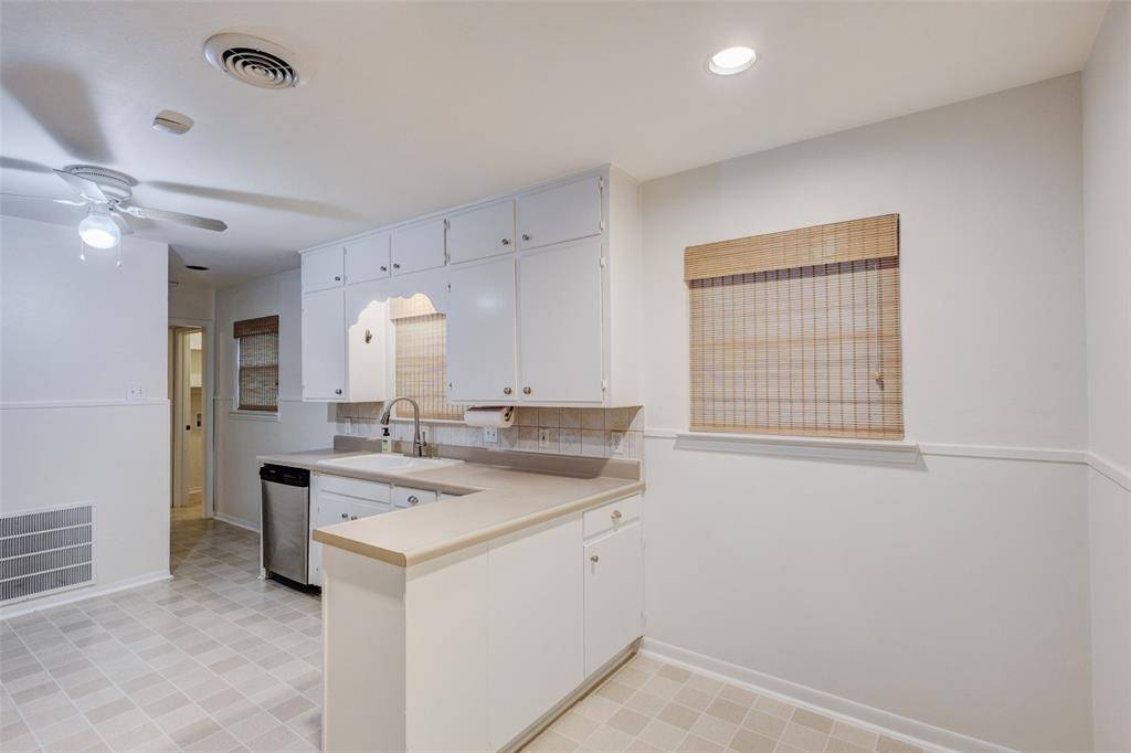 3263 Bilglade Road, Fort Worth, TX 76133