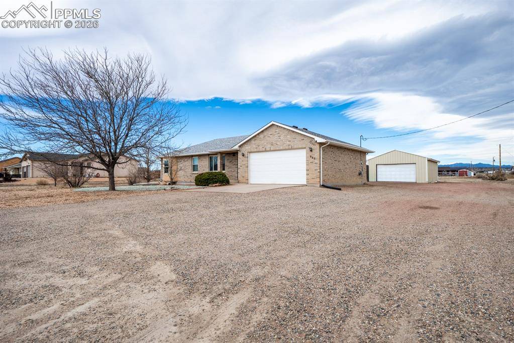 965 N Cimarron DR, Pueblo, CO 81007