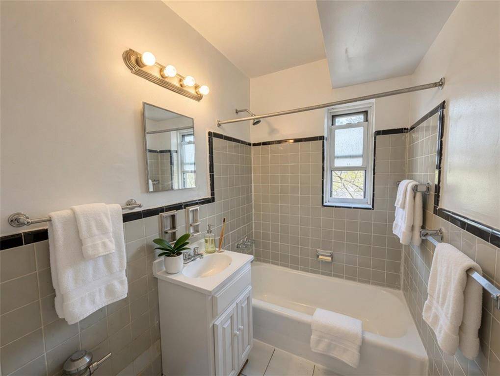 2525 Nostrand AVE #6T, Brooklyn, NY 11210