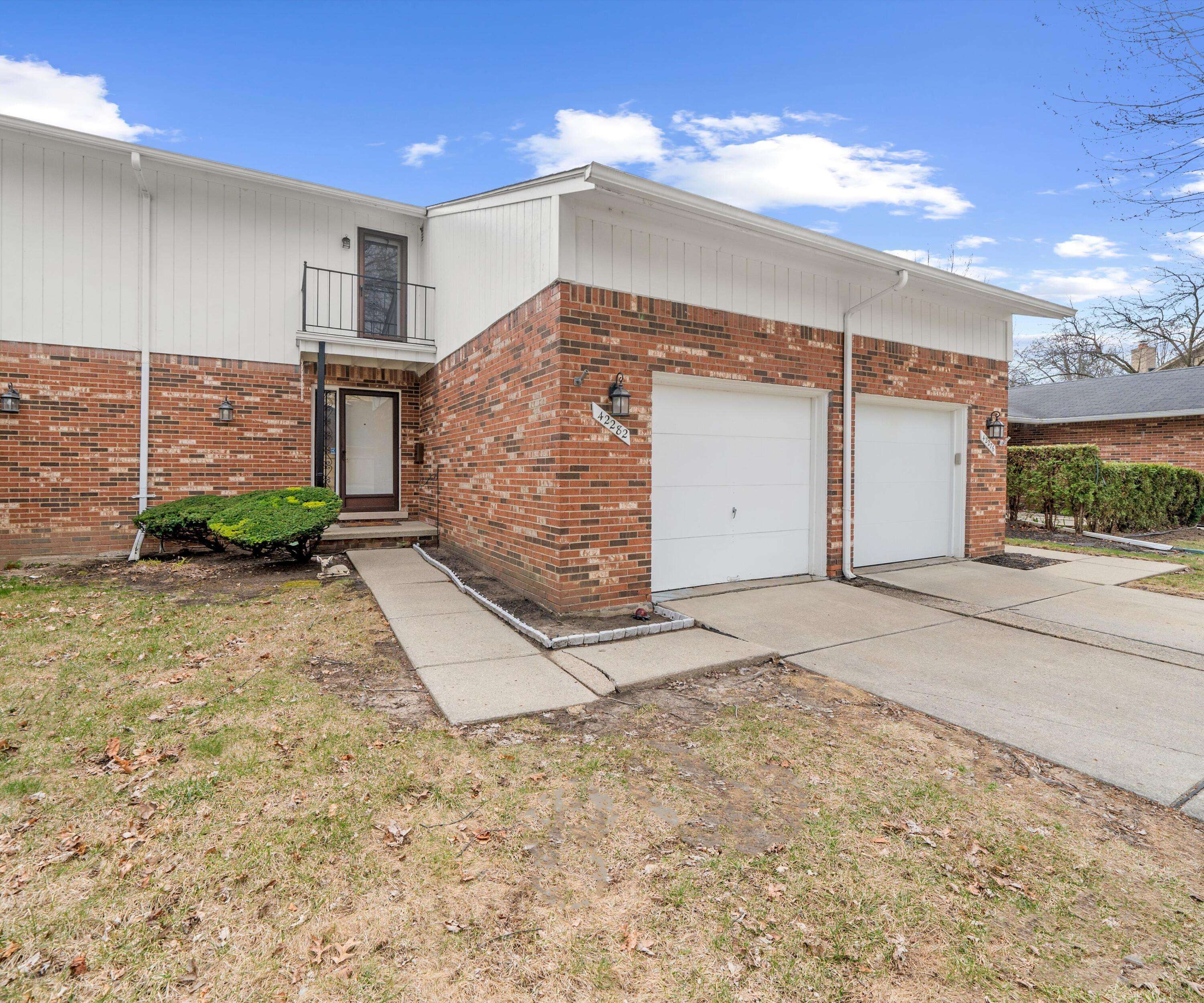 42282 E Edward DR #258, Clinton Charter Twp, MI 48038