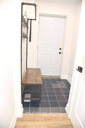 115 Bonny Meadows DR #Lower L, Aurora, ON L4G 6N1