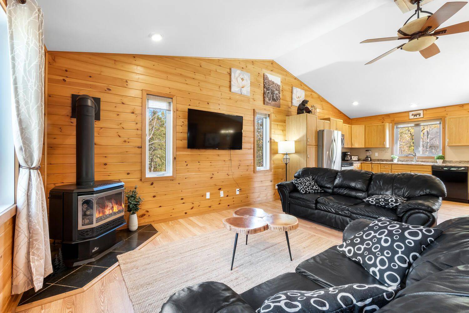 104 Maple DR, Northern Bruce Peninsula, ON N0H 1Z0